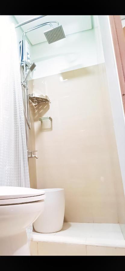 Shore 2 Residences 1Br Deluxe Room In Moa Complex Manila Bagian luar foto
