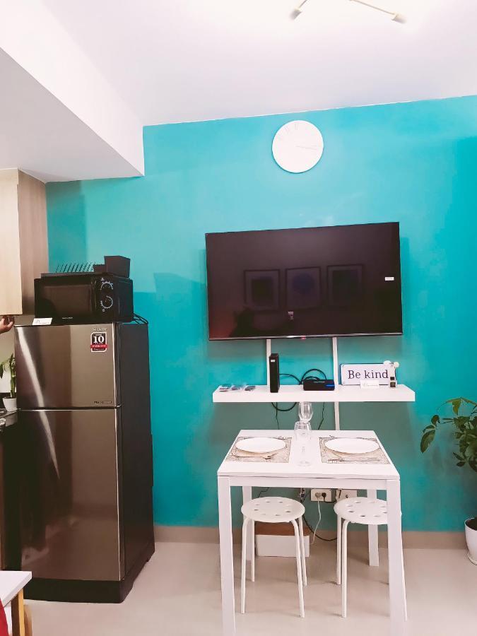 Shore 2 Residences 1Br Deluxe Room In Moa Complex Manila Bagian luar foto