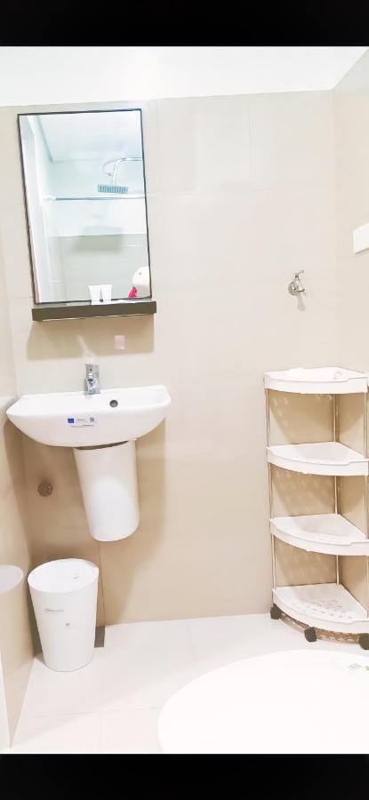 Shore 2 Residences 1Br Deluxe Room In Moa Complex Manila Bagian luar foto