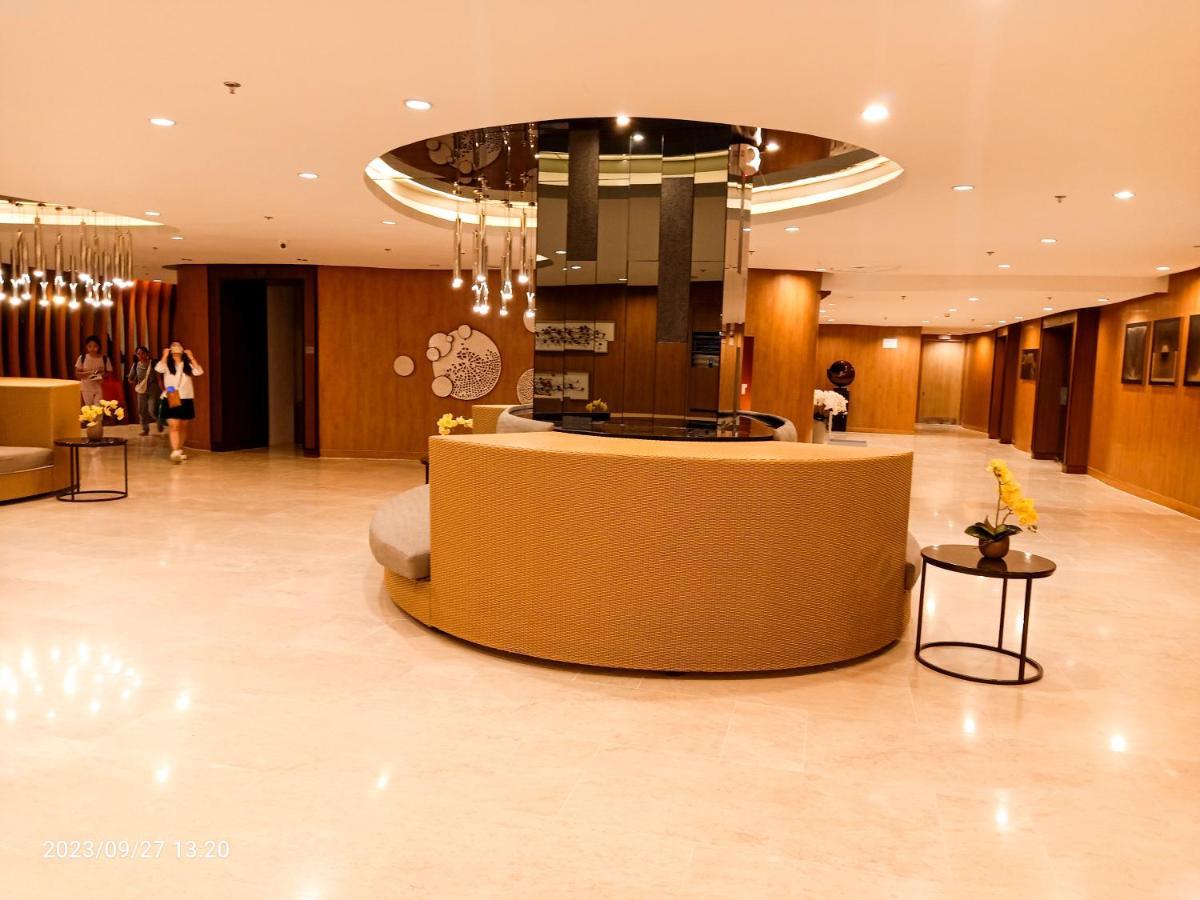 Shore 2 Residences 1Br Deluxe Room In Moa Complex Manila Bagian luar foto