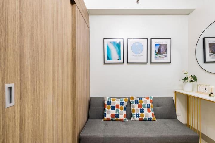 Shore 2 Residences 1Br Deluxe Room In Moa Complex Manila Bagian luar foto