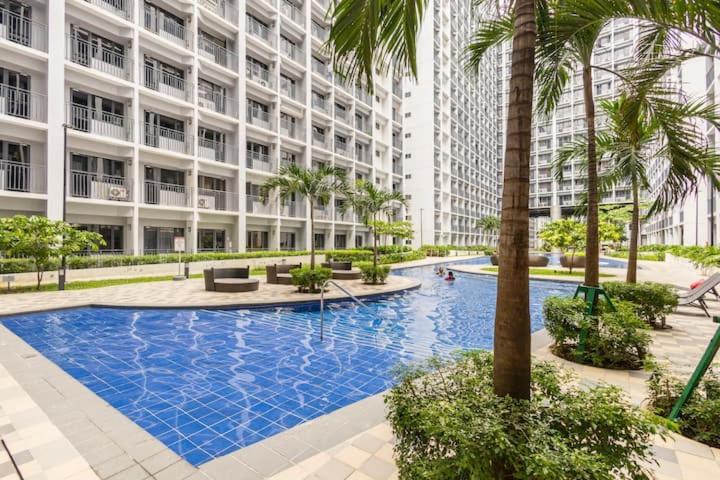 Shore 2 Residences 1Br Deluxe Room In Moa Complex Manila Bagian luar foto