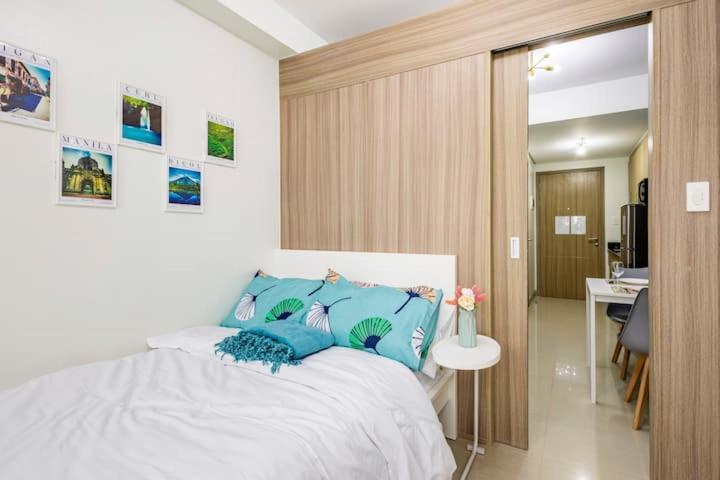 Shore 2 Residences 1Br Deluxe Room In Moa Complex Manila Bagian luar foto